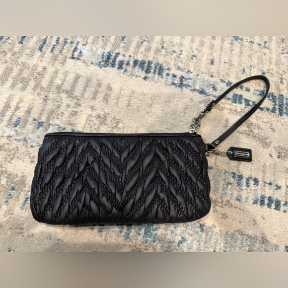 Coach Madison Black Quilted Wristlet Silver Hardware Like New